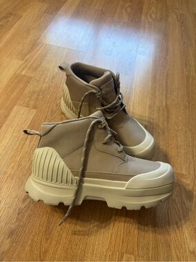 UGG NEUMEL X SAND TEXTILE LEATHER WATERPROOF CHUKKA WOMEN'S RAIN BOOTS SIZE US 9